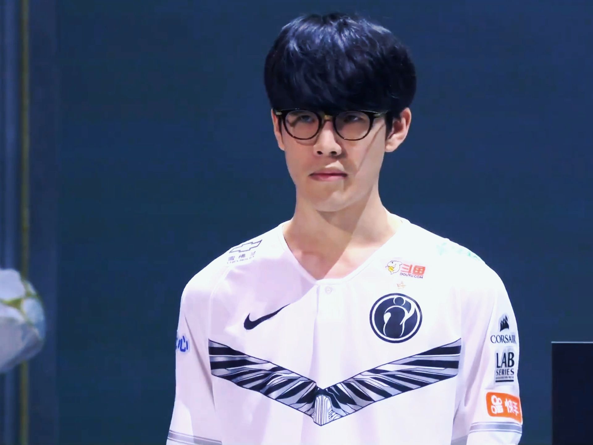 也展现了中 也展现了中