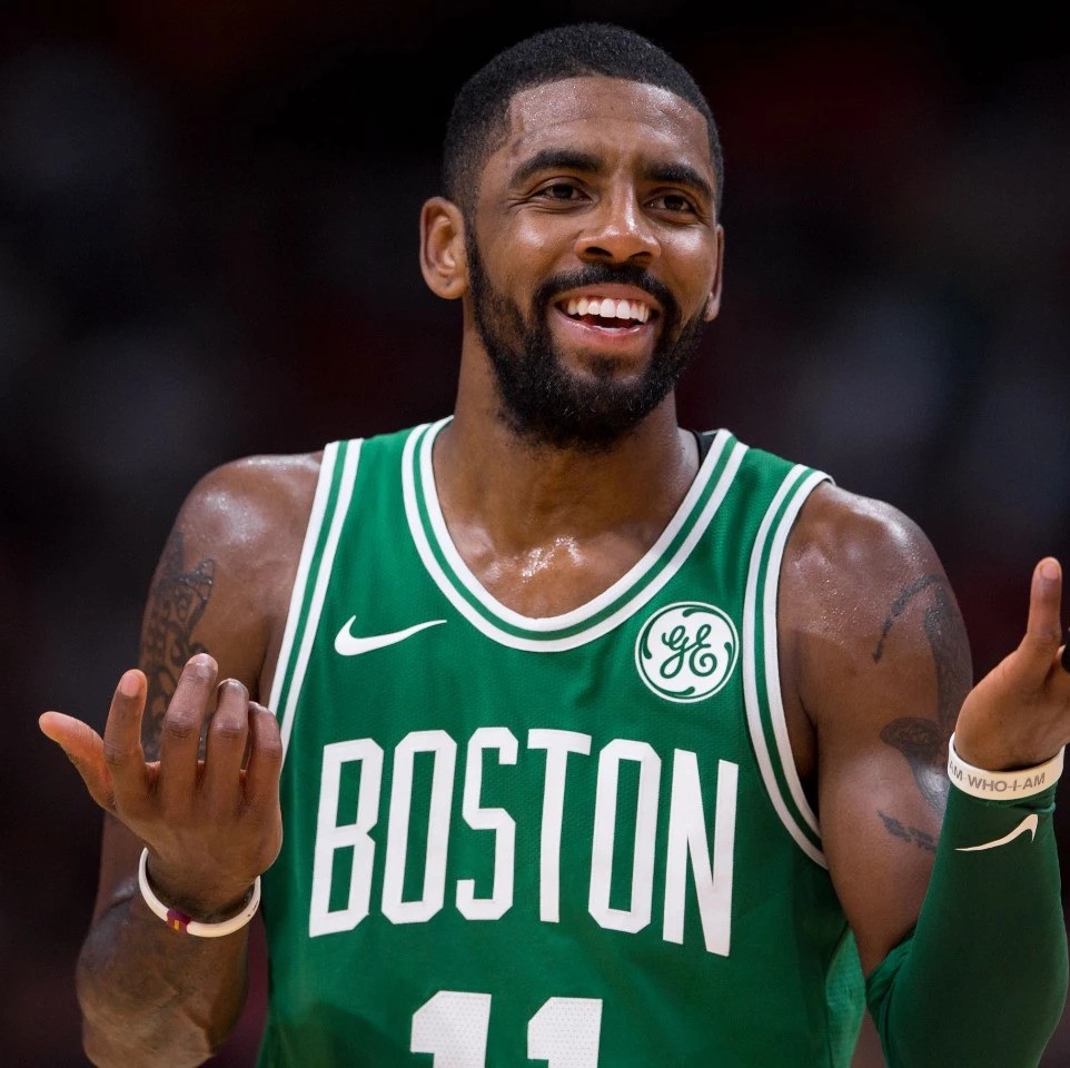 于她多年训 于她多年训