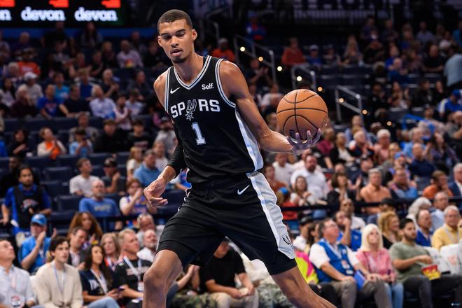 比分悬念依 比分悬念依